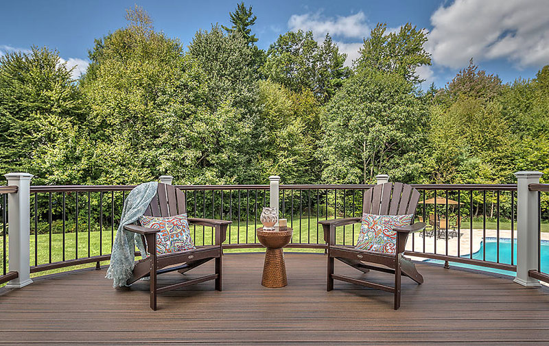 What’s The Difference Between Wood And Composite Decking?