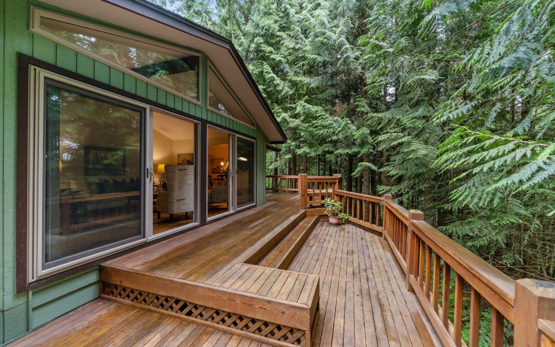 deck-repair-project-house-in-the-woods