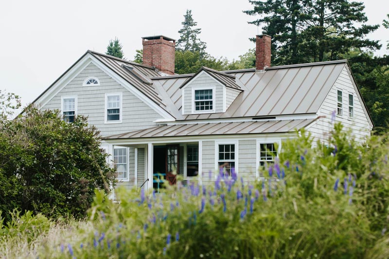 Metal vs. Asphalt Roofing: Which is Best for You?