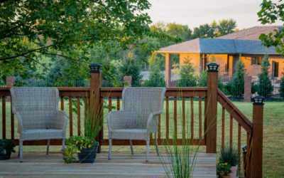 What’s the Difference Between a Deck Stain and a Deck Seal?
