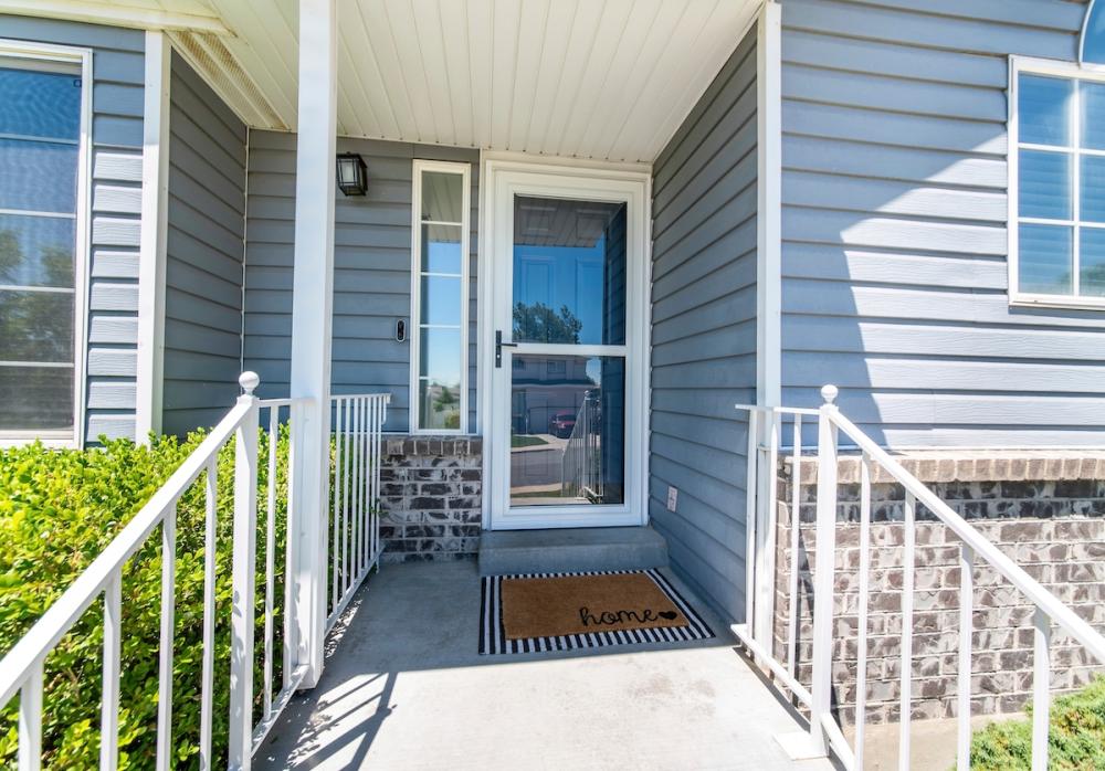 storm-door storm-door