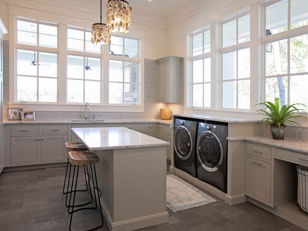 white bathroom cabinets