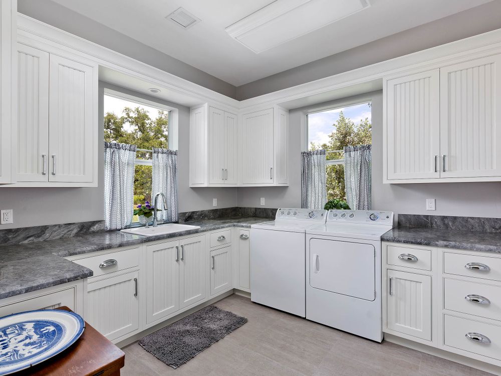 white bathroom cabinets